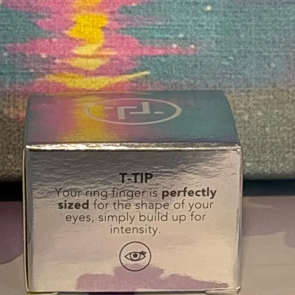 Trinny London Eye2Eye Eye Shade in shade Queen